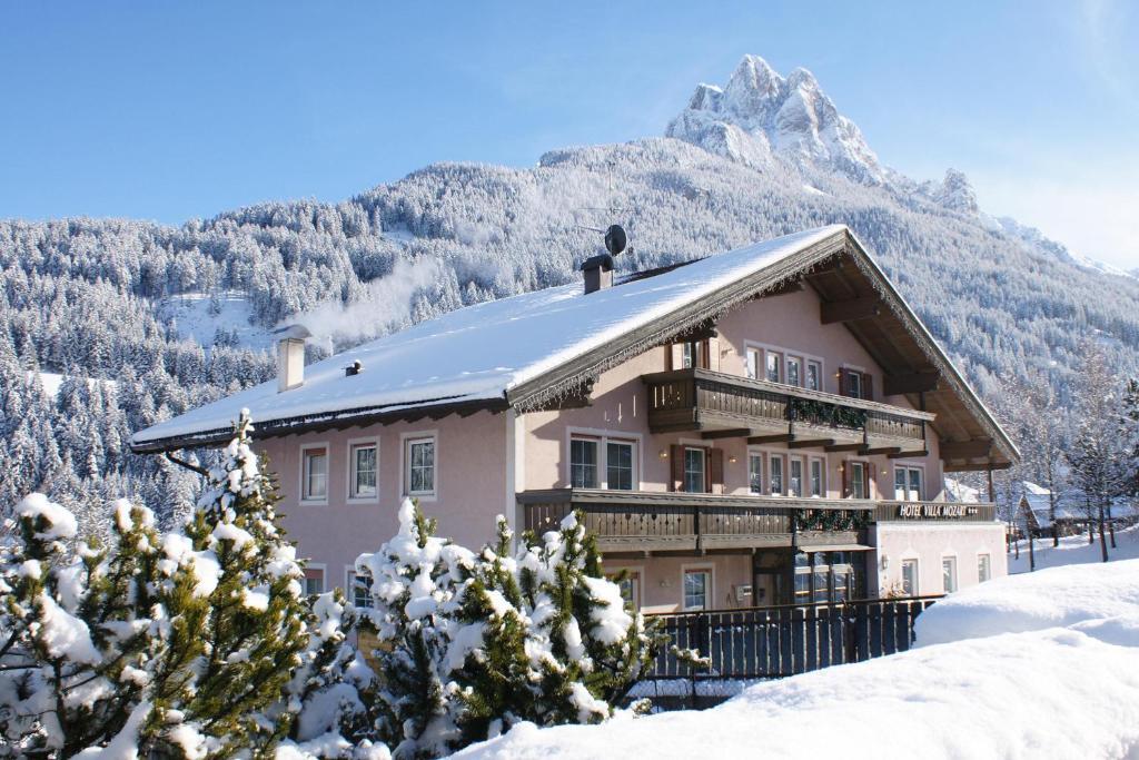 Hotel Villa Mozart ปอซซาดิฟัซซา ภายนอก รูปภาพ