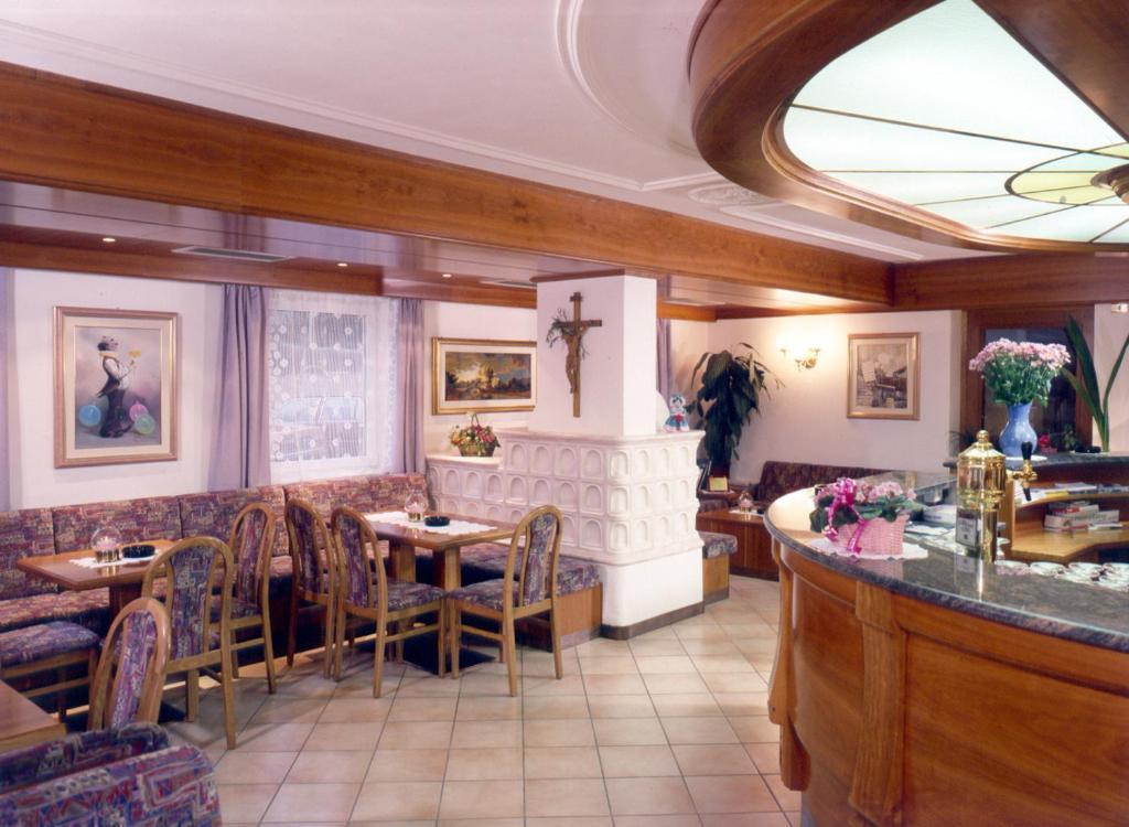 Hotel Villa Mozart ปอซซาดิฟัซซา ภายนอก รูปภาพ