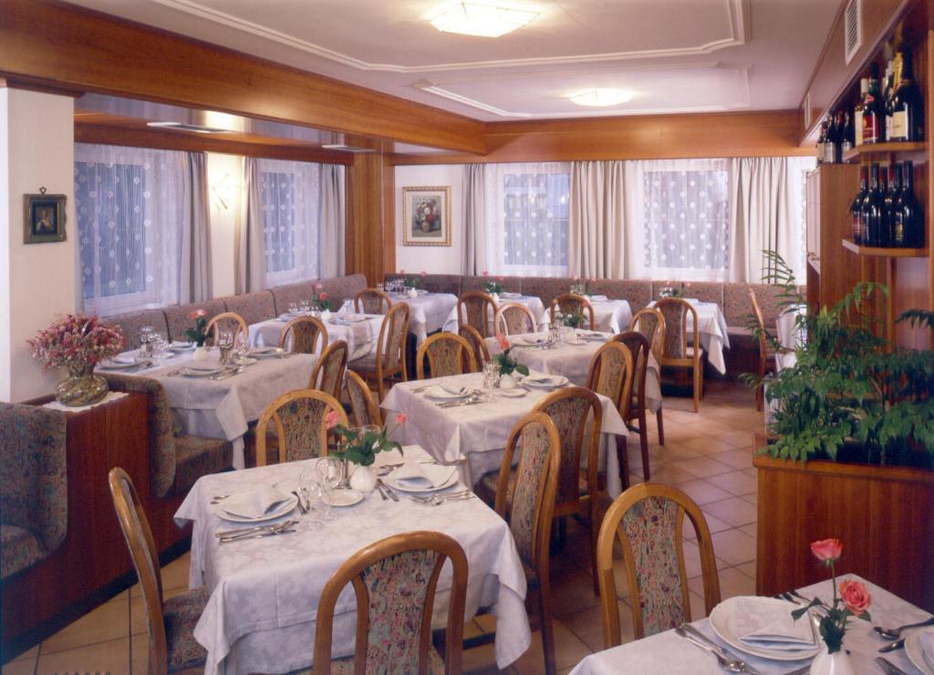 Hotel Villa Mozart ปอซซาดิฟัซซา ภายนอก รูปภาพ