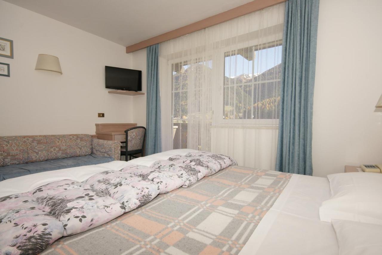Hotel Villa Mozart ปอซซาดิฟัซซา ภายนอก รูปภาพ